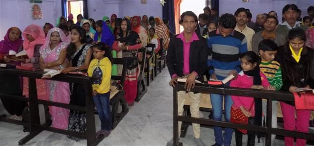 Gunje Church of the Lord Jesus' prayer, distributed by Santa happiness