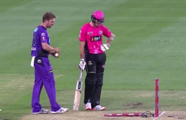 big bash league: shaun taits 148 kmph delivery breaks stump match halted 15 minutes 