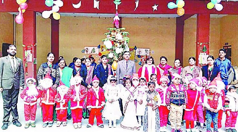 The children sang Jingle Bell Jingle Bell became Santa Claus ...