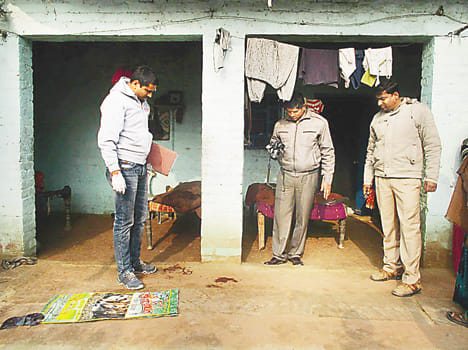 Masked armed miscreants broke into the house looted millions