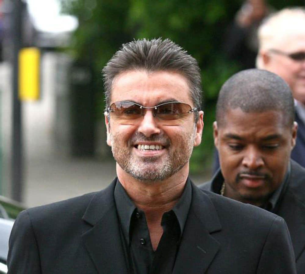 george michael revealed his gay identity in front of sister 