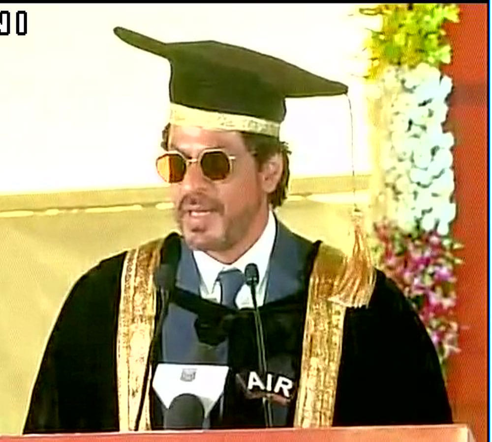 maualana azad urdu university will honour actor shahrukh khan by giving degree of doctorate/