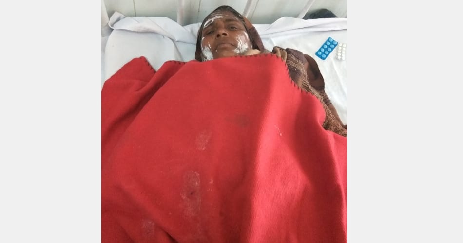 Acid was poured kerosene on the girl