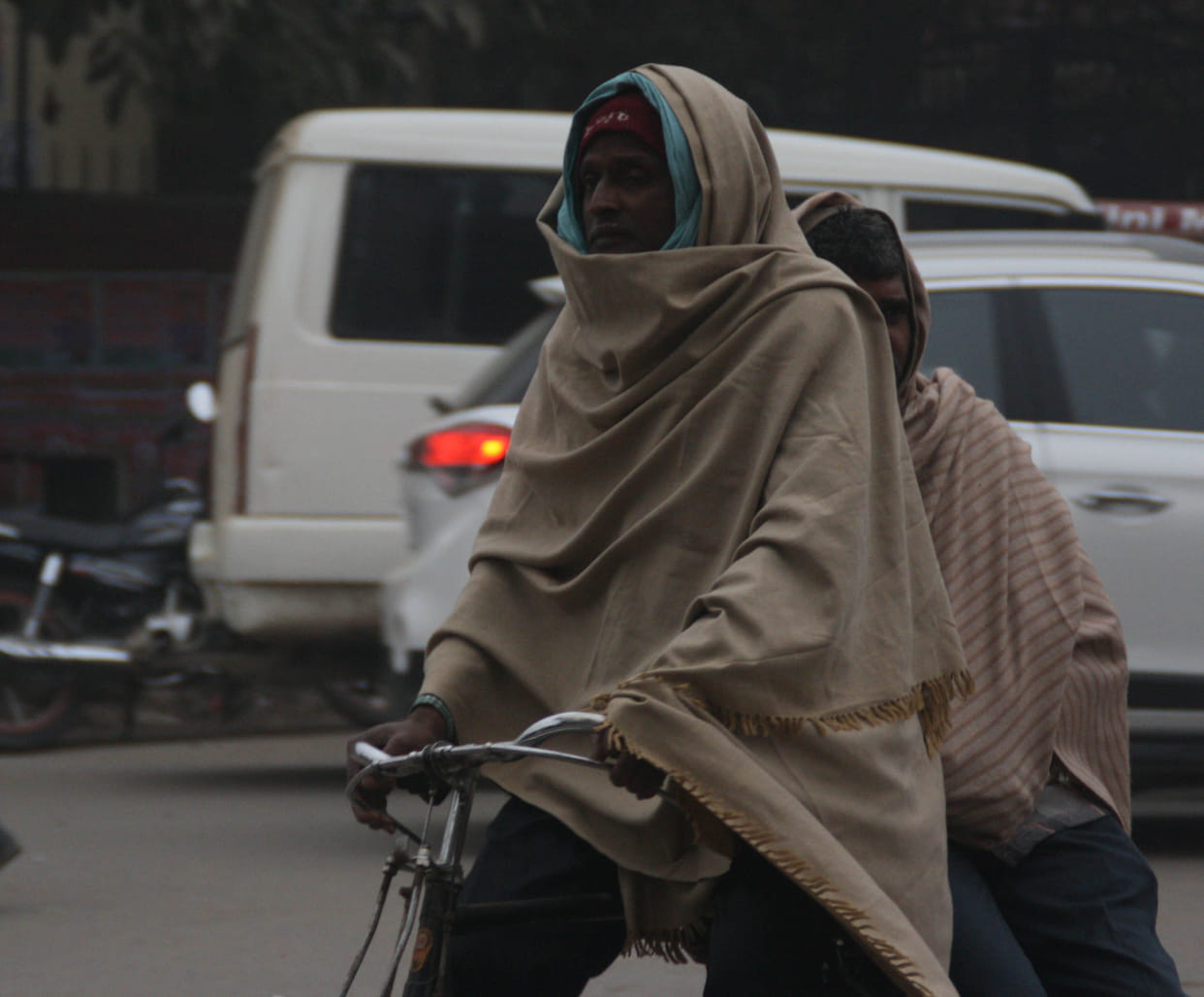Varanasi weather changes with affected by cold