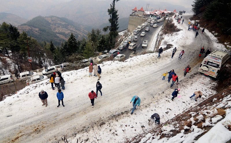 cold wave hits north India, trains delayed