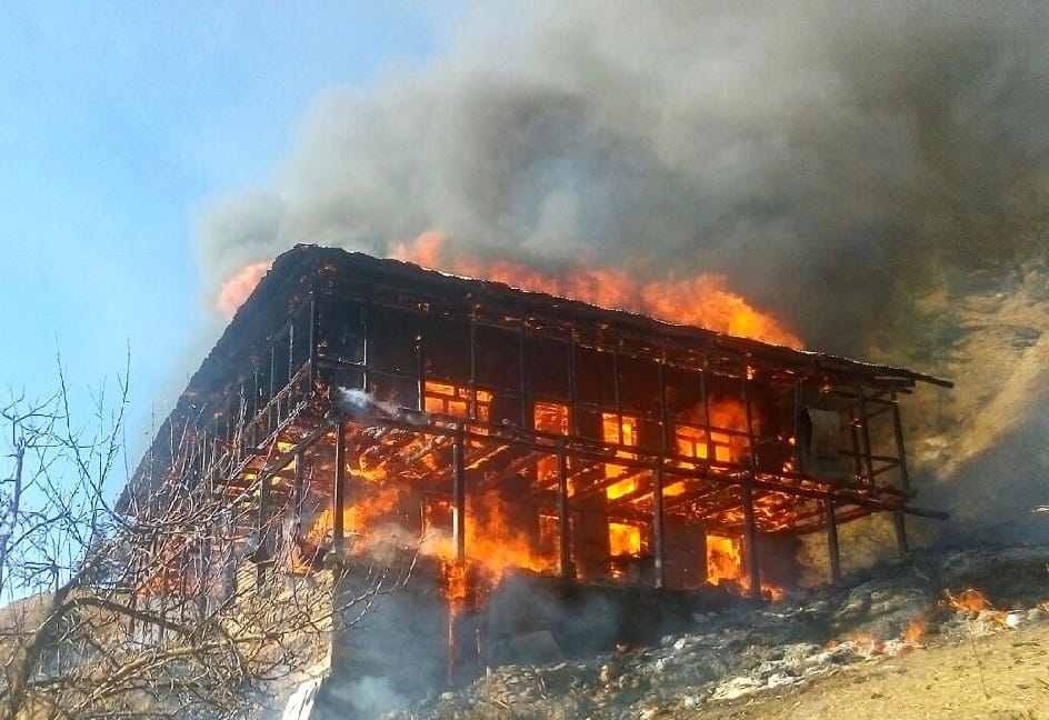 Fire Break Out in Kullu Village, Heavy Property Loss.