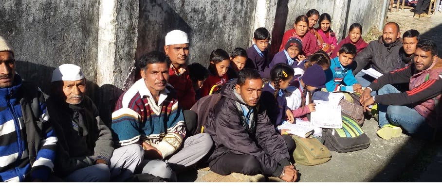 Parents with children in Biio office performance
