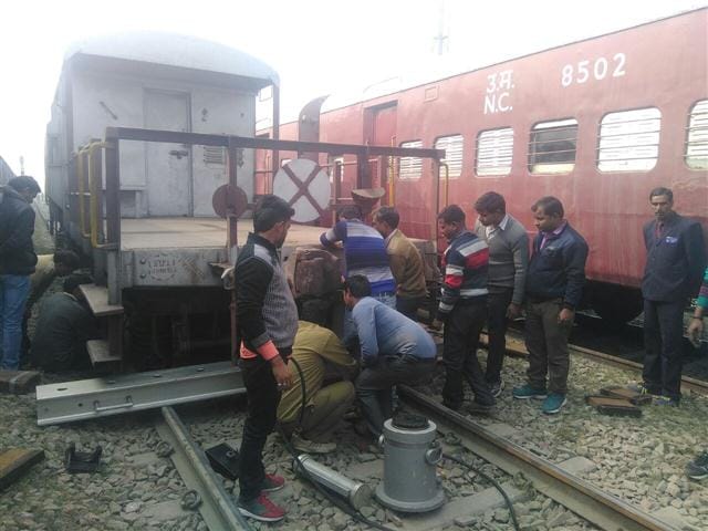  Harduaganj station wagon Direl