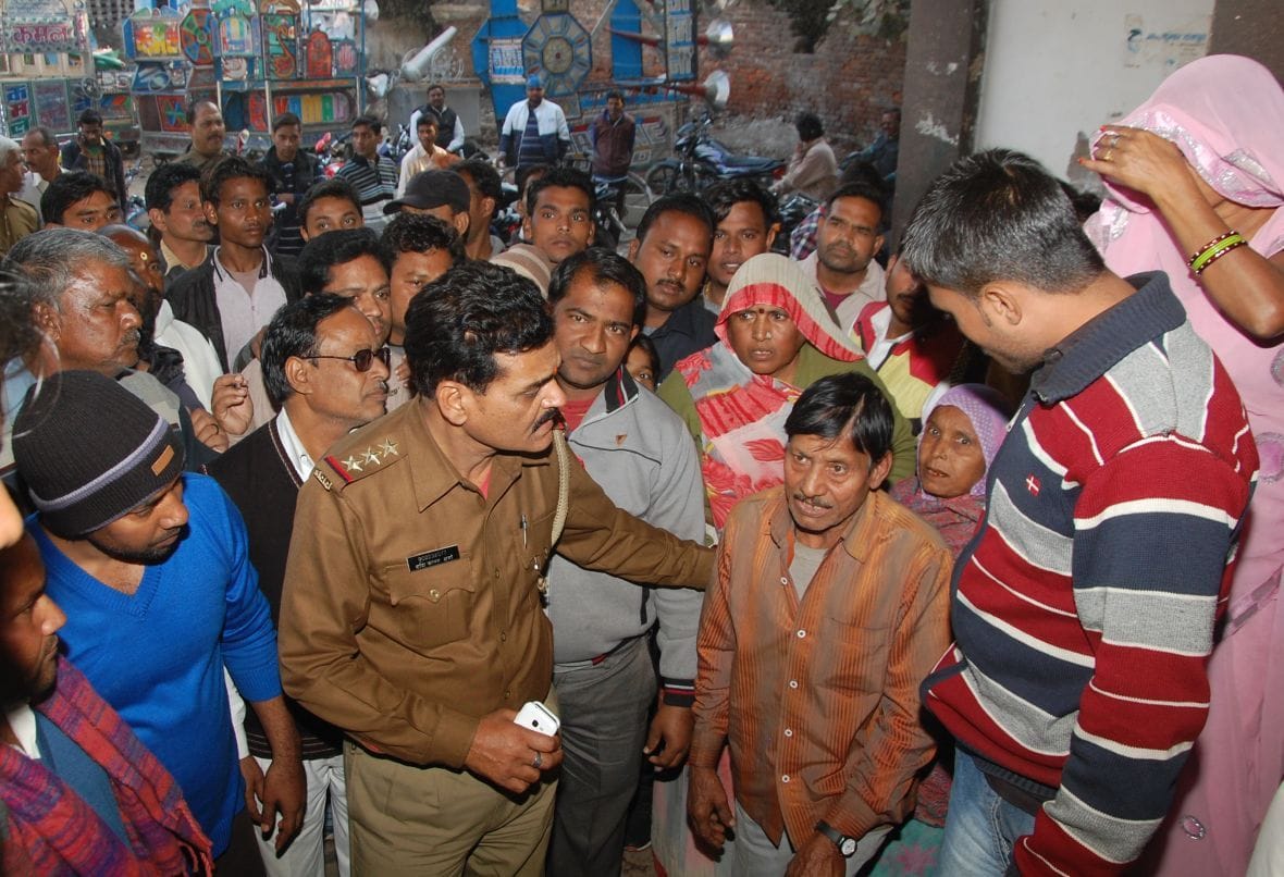Bank of India Nigmkarmion assaulting, resentment