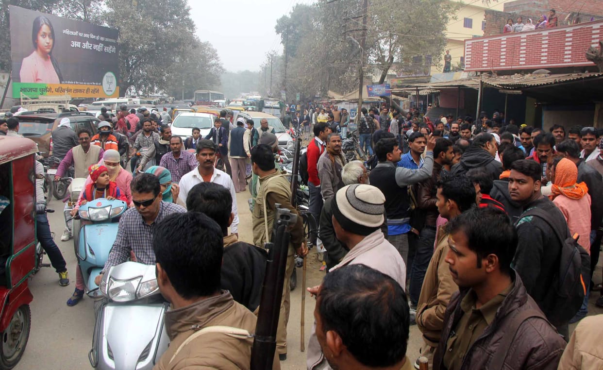 out break and assault in popular hosptal varanasi