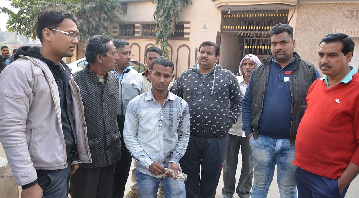Assaulting young man robbed Rs 10000.