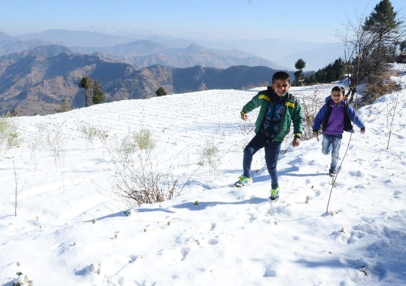 Snowfall at Shimla on Christmas Evening, live photos.