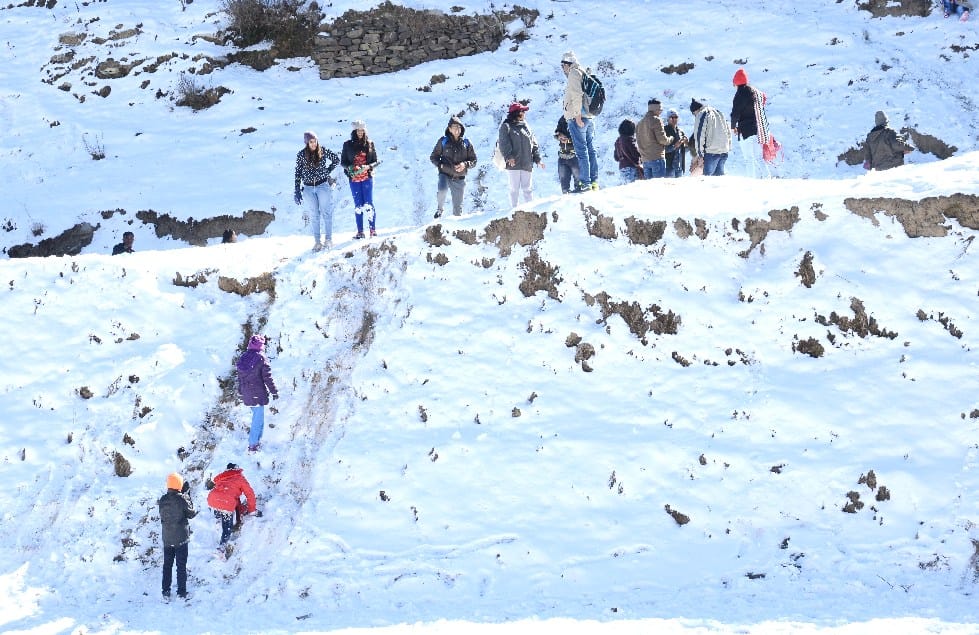Snowfall at Shimla on Christmas Evening, live photos.