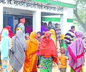 Teacher robbed of jwellery in school.