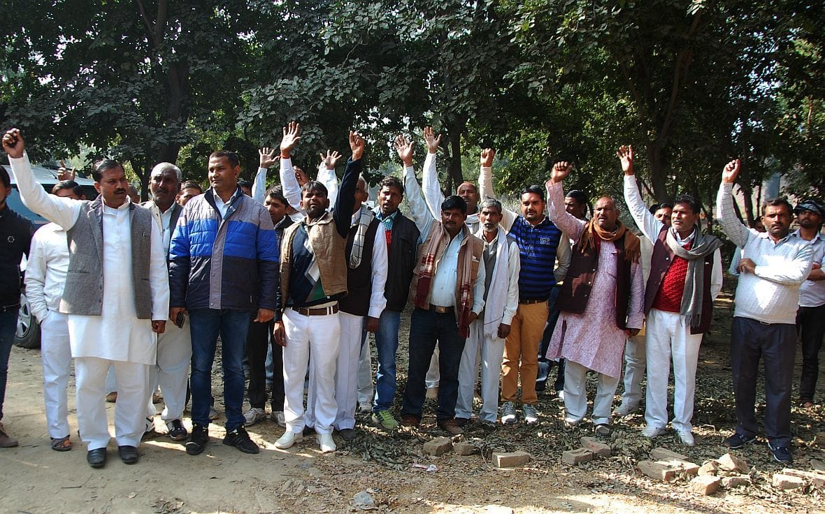  protest outside the SSP office of the village leaders