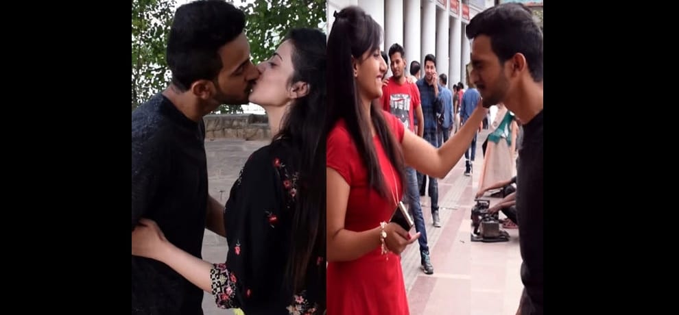 viral video of boy playing with girls on condition of kissing girls