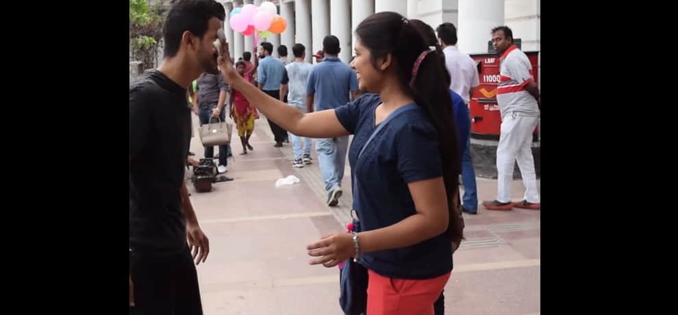 viral video of boy playing with girls on condition of kissing girls