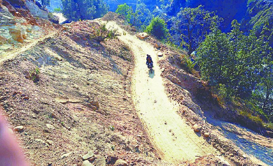 Seventeen years later, not a four-kilometer asphalt road