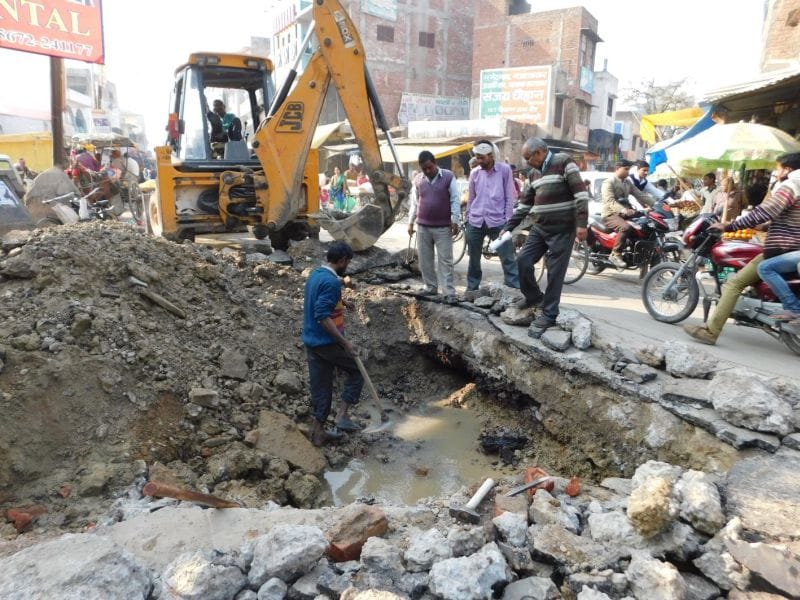 Interrupted water supply pipeline from breaking