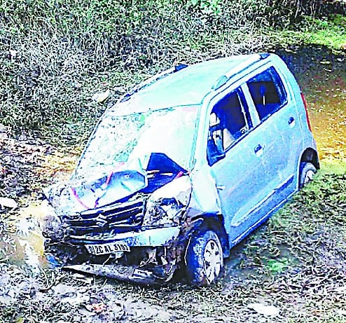Mene pit kernel car, six injured