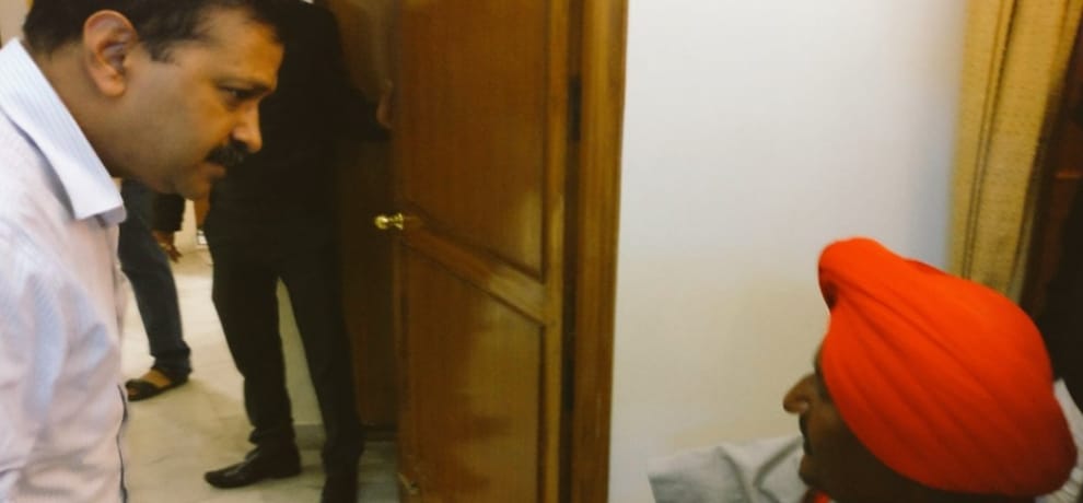 Kejriwal apologizes to dalit leader, know the whole story behind it