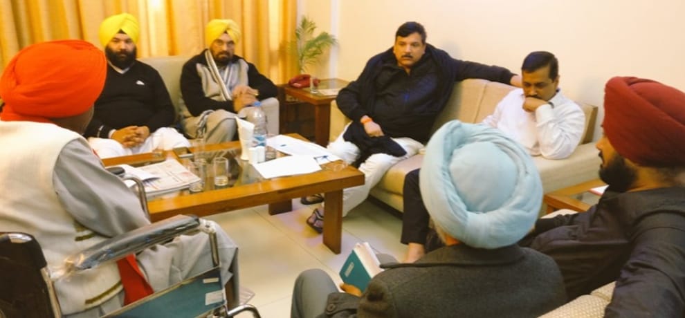 due to lack of experience, aam admi party and arvind kejriwal feels guilty on third decision