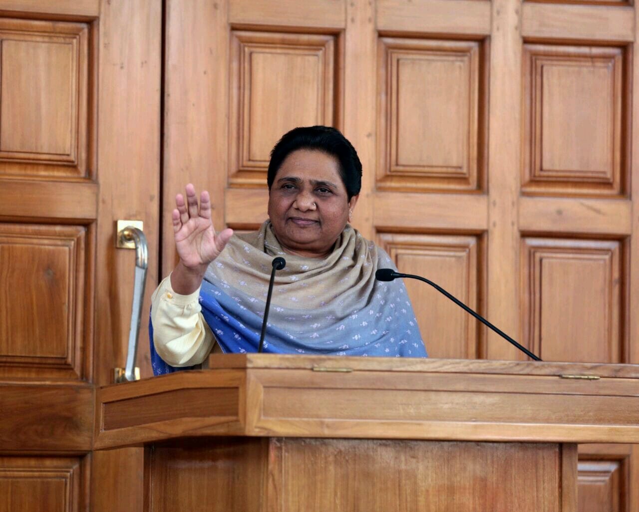 mayawati addresses her party member in Lucknow.