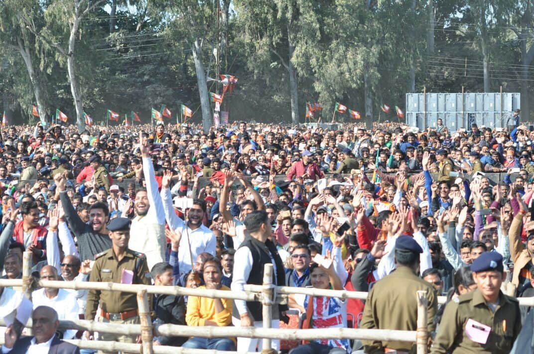 prime minister narendra modi dehradun rally photos