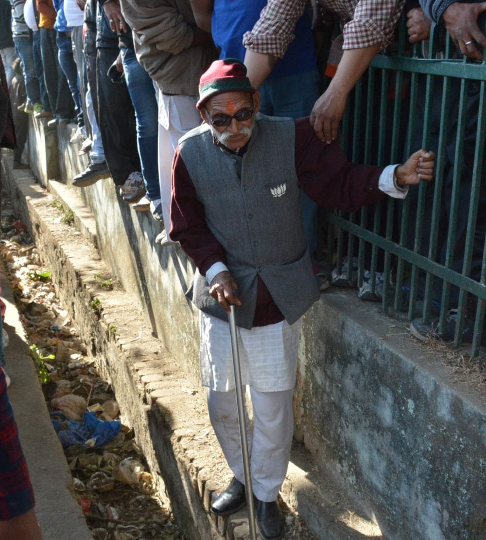 narendra modi craze in public