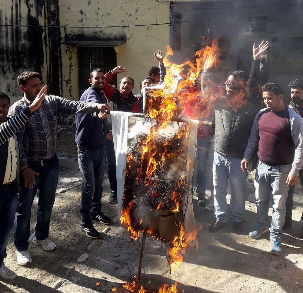 SAD demanding gradation health minister's effigy burnt