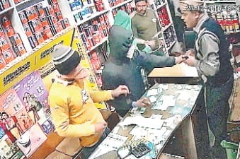 Tnmche robbed on strength of 70 thousand, while punk CCTV cameras, police involved in investigation