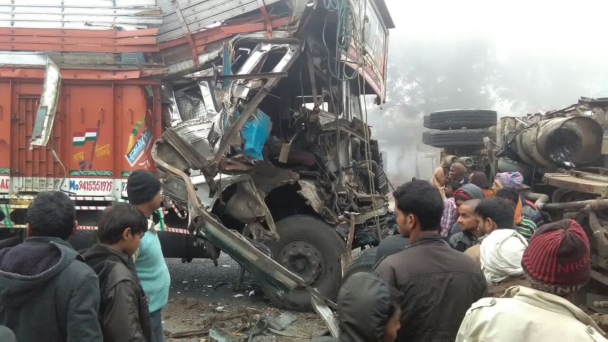 truck accident in sultanpur