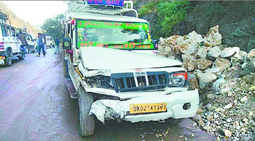 Jeeps collision, two injured