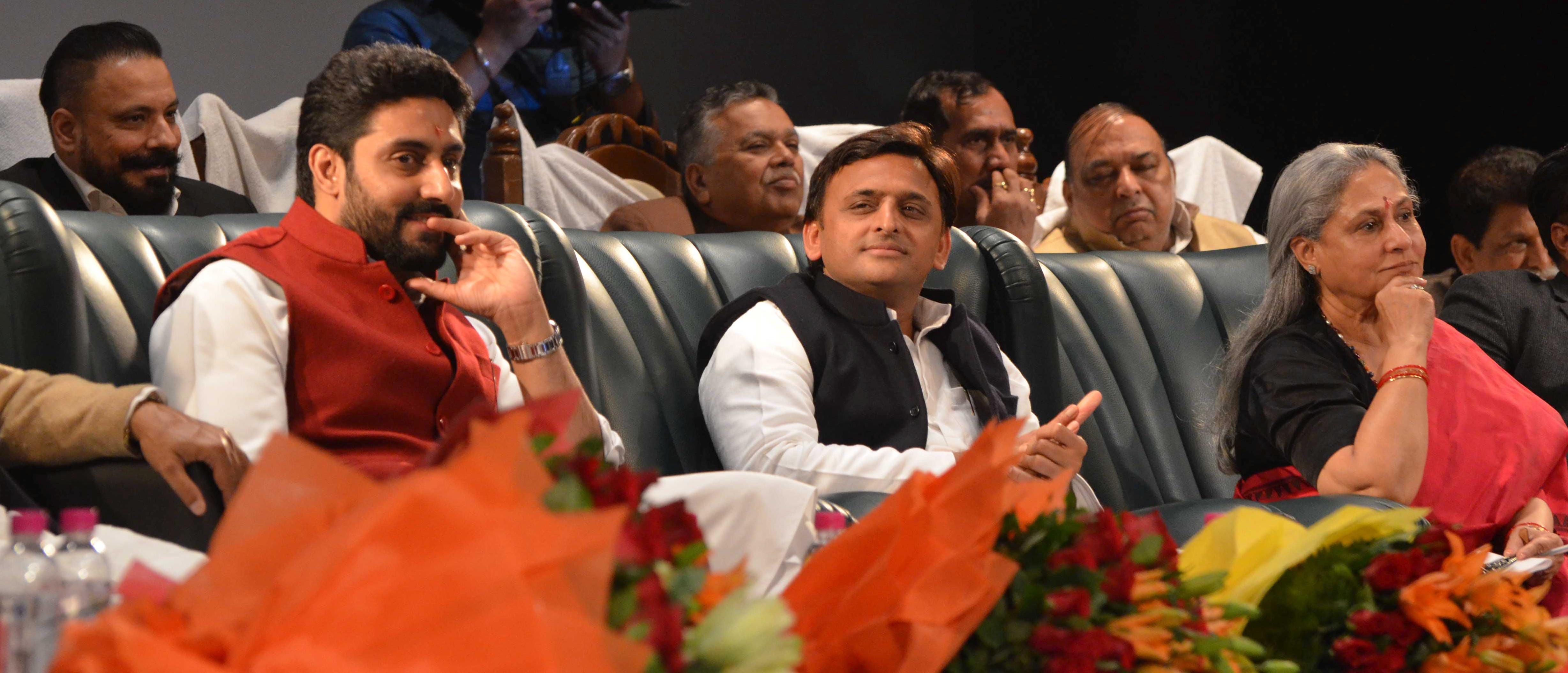 akhilesh meets with facebook senior directors