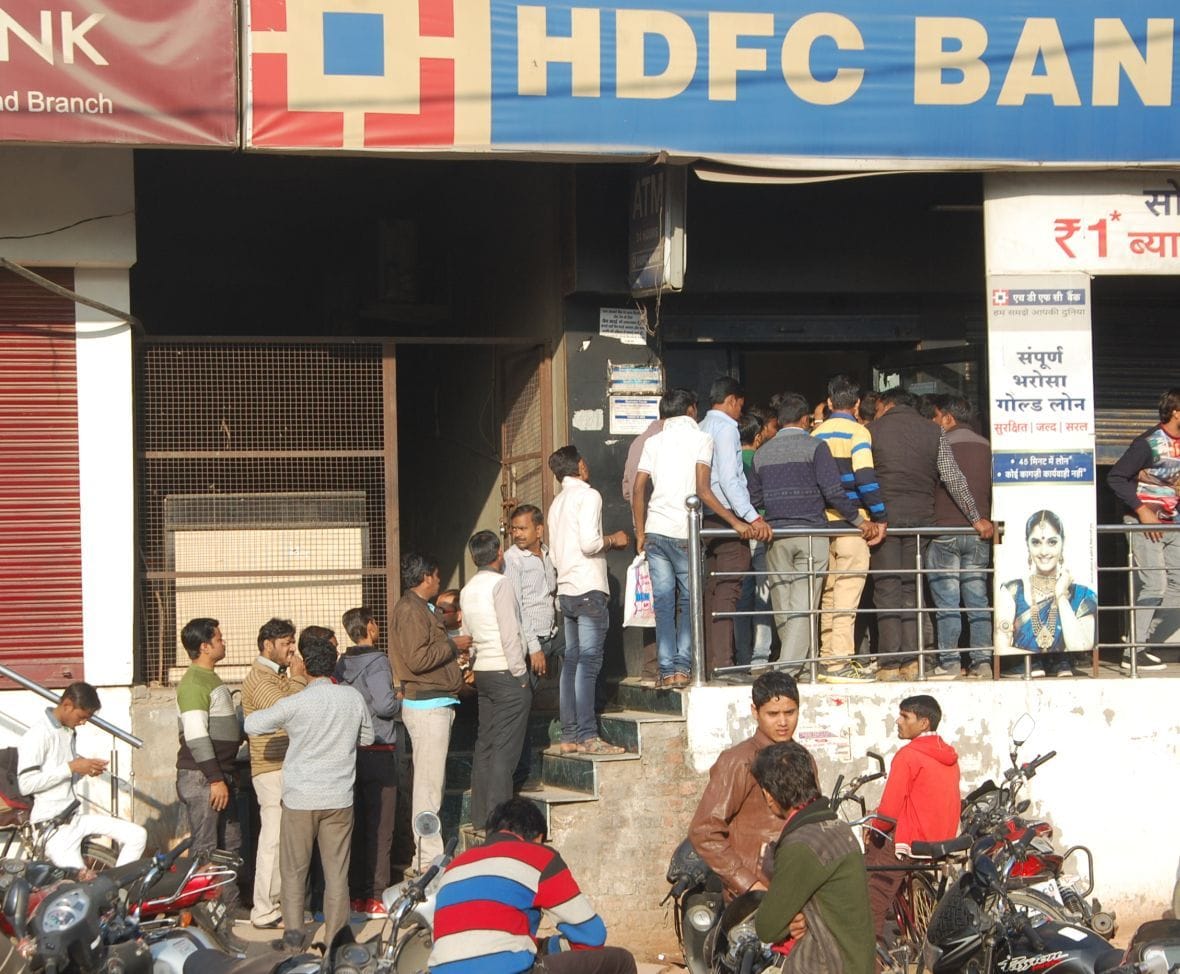  Hostage bank officers