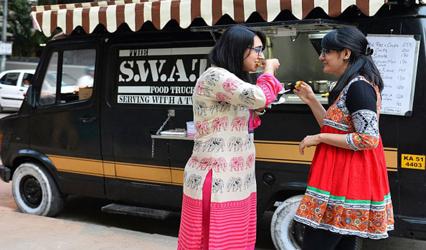food truck in India is a hot choice less investment and big profit