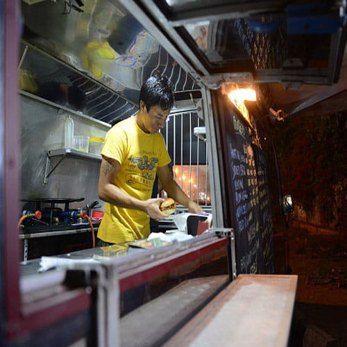 food truck in India is a hot choice less investment and big profit