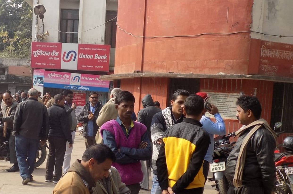 Ruckus villagers on cash shortage