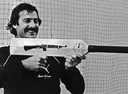 FIVE MOST CONTROVERSIAL BATS OF CRICKET