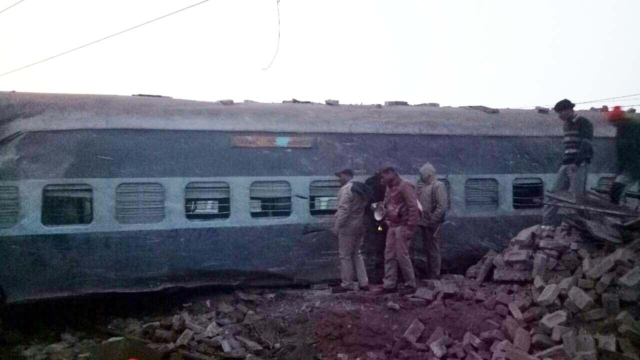 BREAKING NEWS: The second major railway accident occurred in Kanpur These illresponsbility