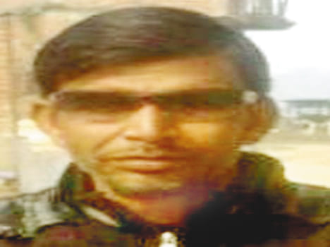 High tension line from being hit by the death of one worker, another scorching