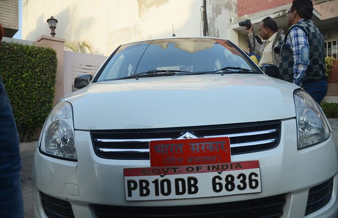 ed raid on ludhiana businessman house and showroom, found 58 lakh old and new currency 