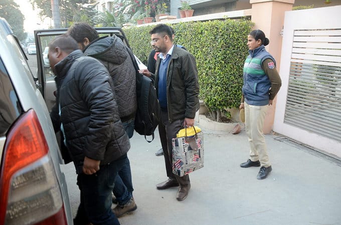 ed raid on ludhiana businessman house and showroom, found 58 lakh old and new currency 