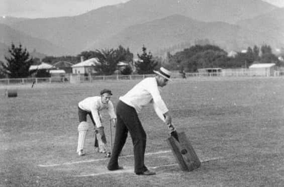 FIVE MOST CONTROVERSIAL BATS OF CRICKET
