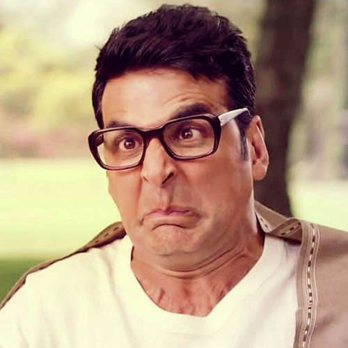 akshay kumar is trying to smell his own shoe