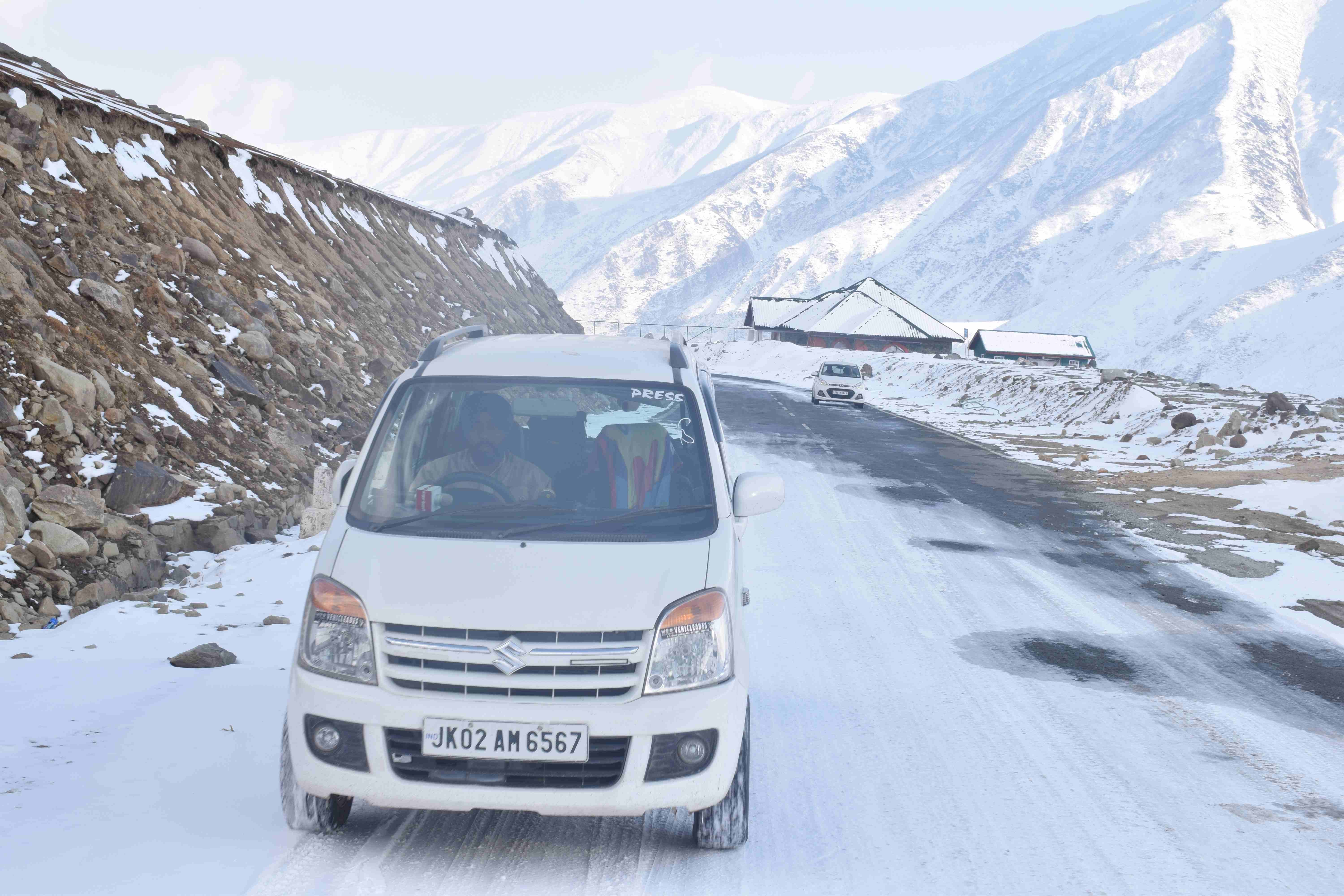 waterfalls freezing IN JAMMU KASHMIR