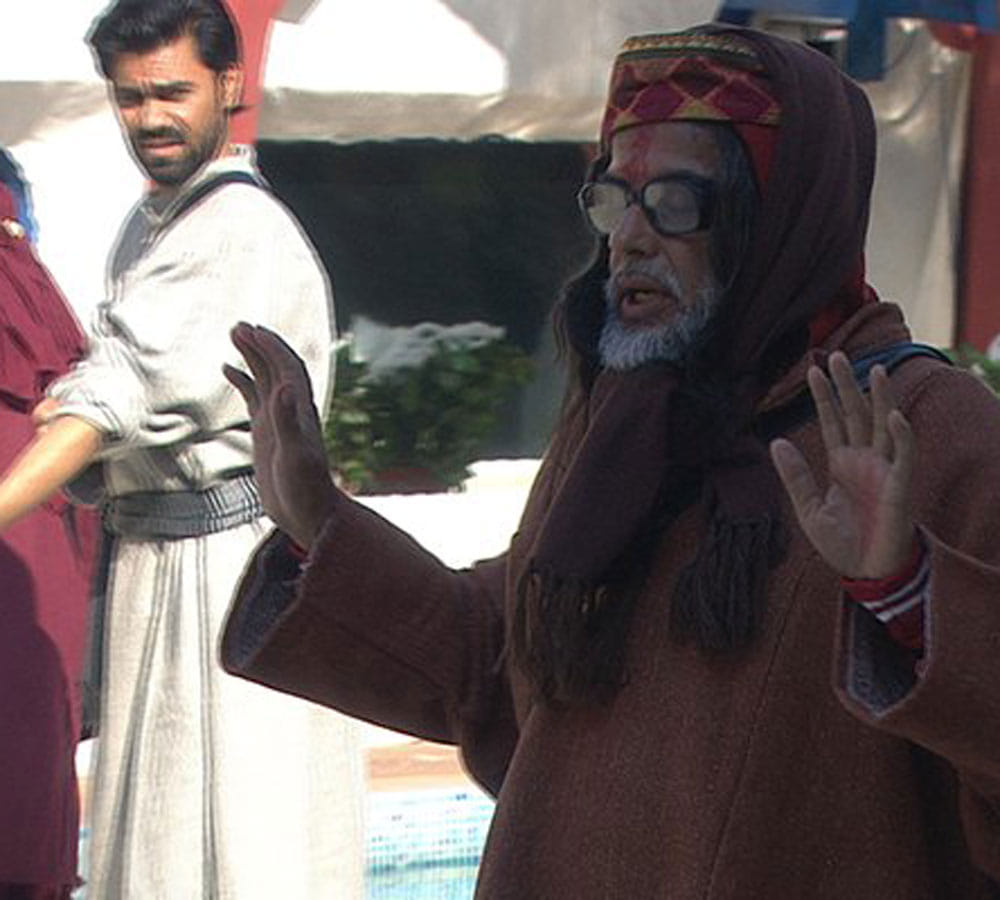 swami om removed his pant at bigg boss house