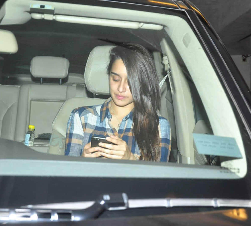 Shraddha Kapoor dragged back home from Farhan Akhtar apartment by father Shakti Kapoor