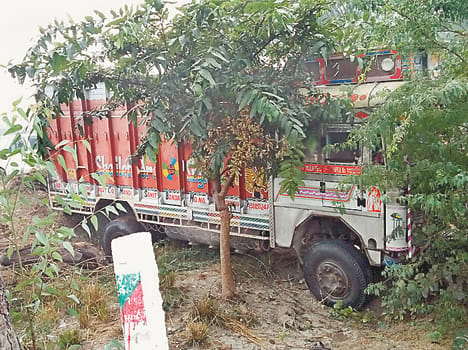 Reflex truck in fog, killing cleaner