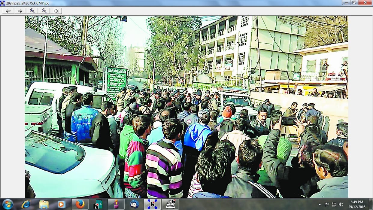 Aggitation in ambuja cement factory gate